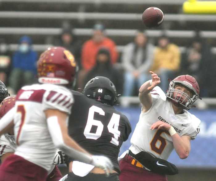 Central-Catholic.Tualatin.6A-football-final.Taylor-Balkom.41